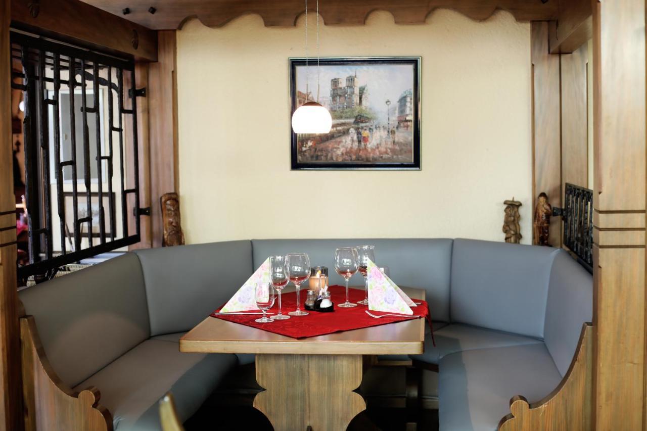 Hotel Restaurant Adler Stube Münstertal Buitenkant foto