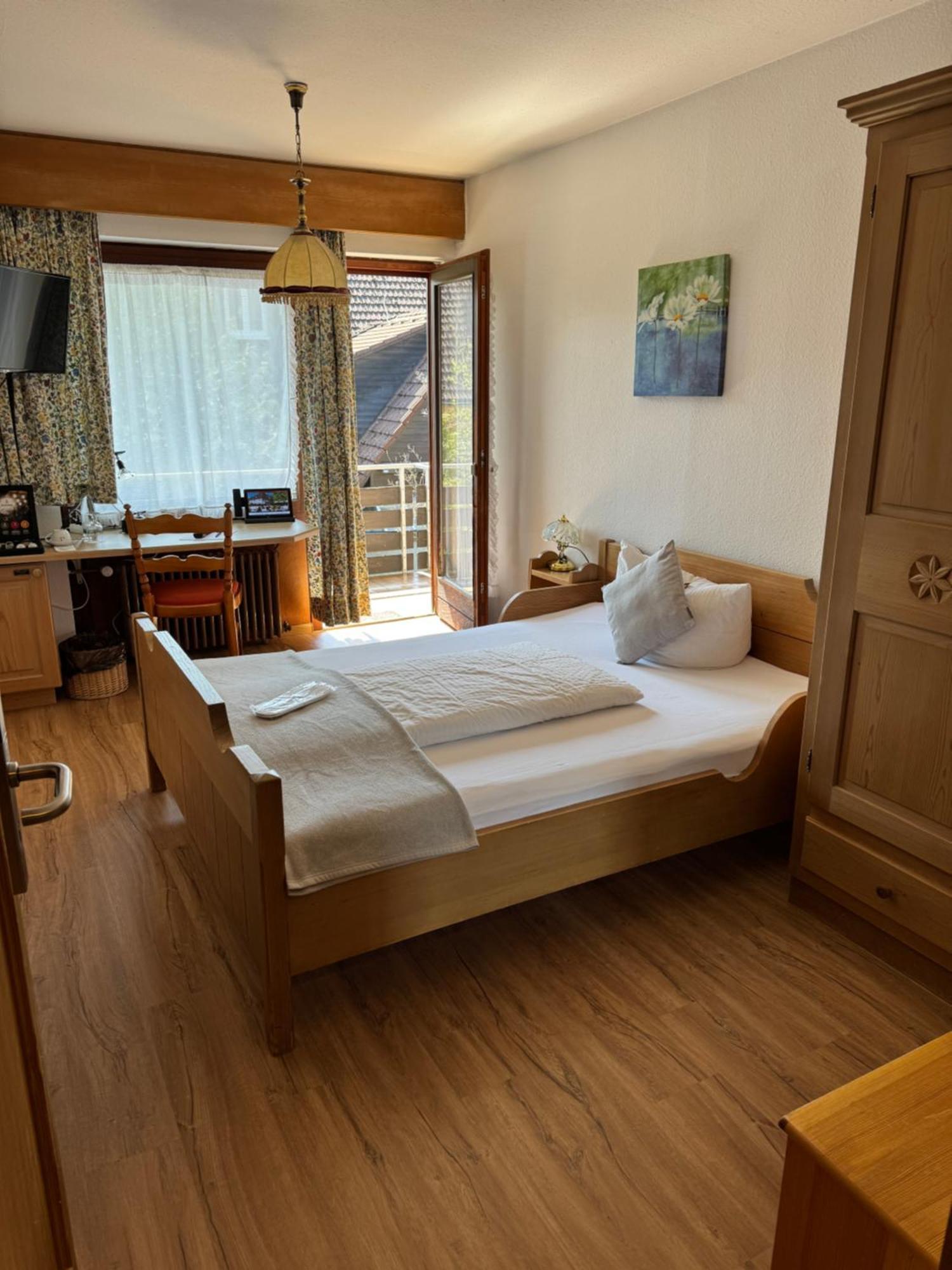 Hotel Restaurant Adler Stube Münstertal Buitenkant foto