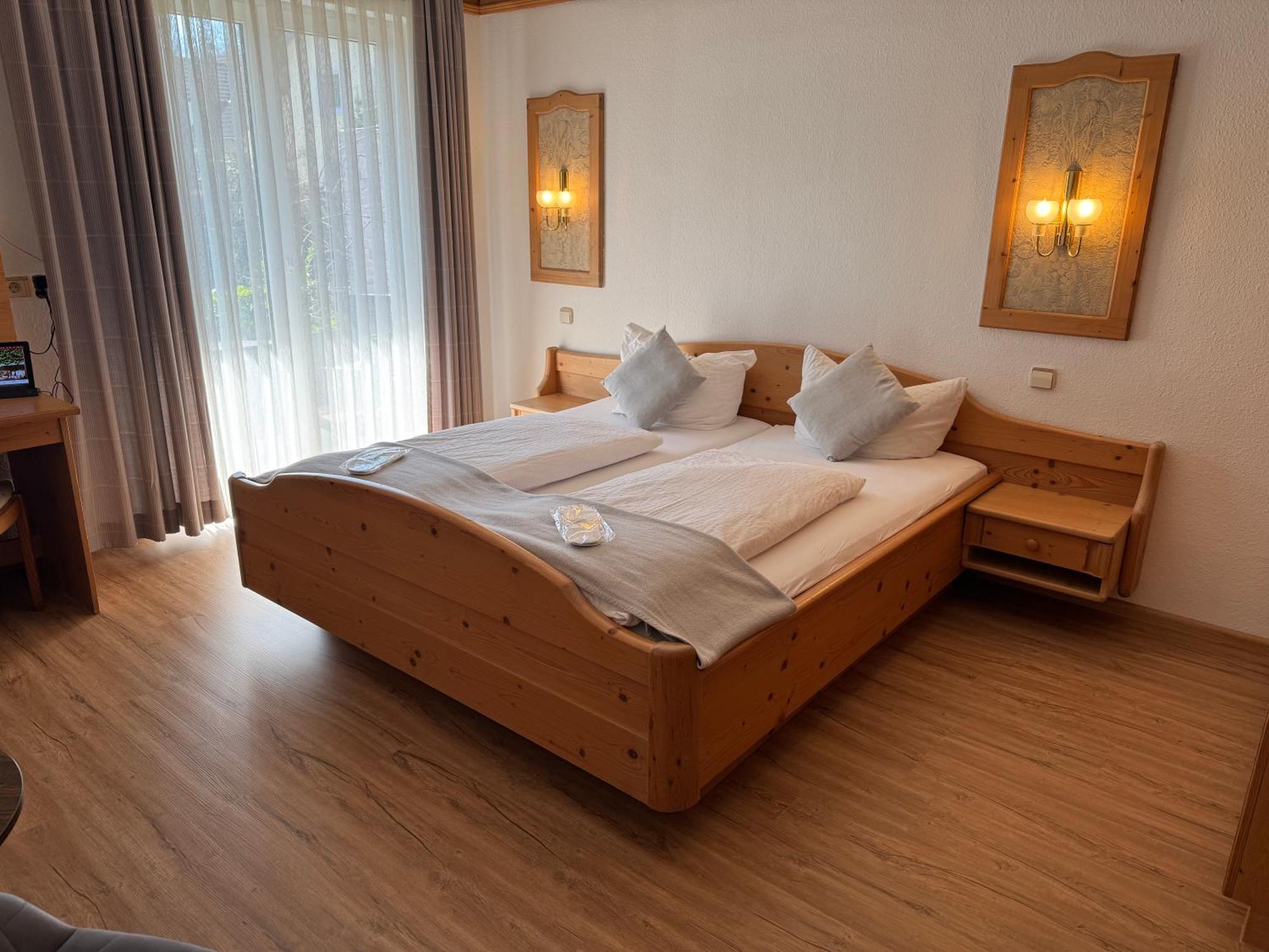 Hotel Restaurant Adler Stube Münstertal Buitenkant foto